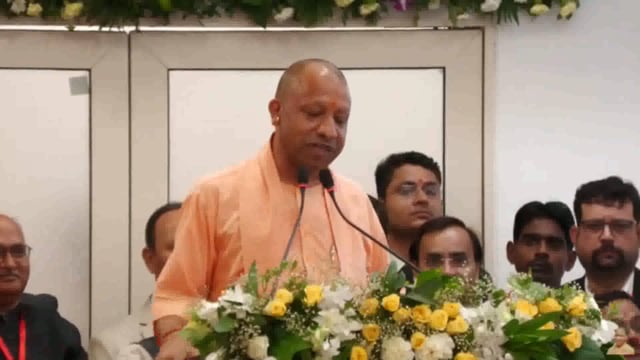 लखनऊ: मुख्यमंत्री योगी आदित्यनाथ ने जानकारी दी है कि राज्य सरकार द्वारा भेजे गए प्रस्तावों में से सात जनपदों को केंद्र से स्वीकृति प्राप्त हो चुकी है। इन परियोजनाओं के लिए राज्य सरकार की ओर से ₹1,700 करोड़ की राशि पहले ही जारी की जा चुकी है।#politics