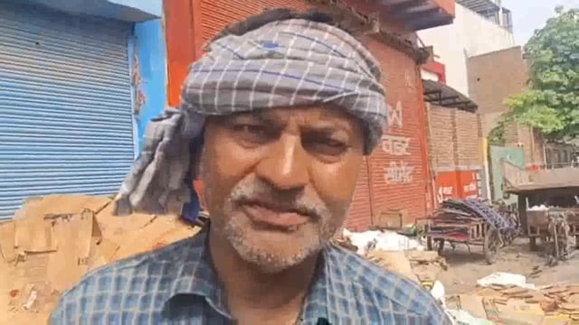 मथुरा में  कबाड़ के गोदाम में शॉर्ट सर्किट के चलते लगी आग