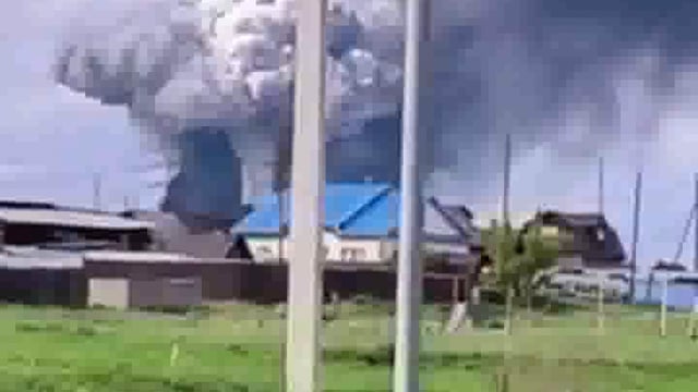 यूक्रेन का रूस के एयरबेस पर बड़ा ड्रोन हमला, कई बमवर्षक विमान नष्ट होने का दावा#International