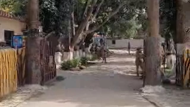 राज्यपाल के आने से दो‌ घंटे जाम रहा रास्ता