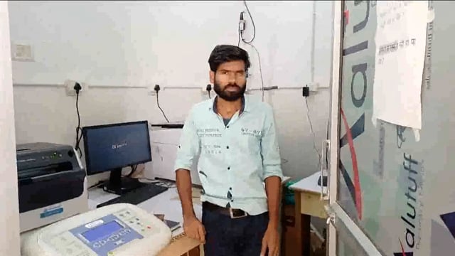 चांदन अस्पताल के चिकित्सक प्रीतम कुमार ने, ढाई साल कि बच्ची के गले में फंसा एक रुपए का सिक्का निकालकर बचाई जान।