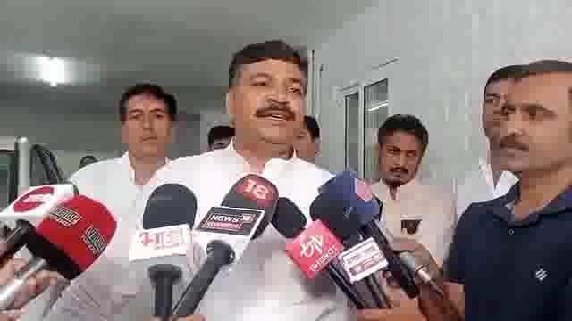 कांग्रेस नेता टीका राम जुल्ली ने केंद्र सरकार पर जोरदार हमला बोलते हुए कहा कि अब 