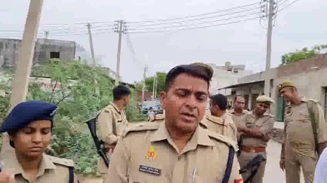 भाई का दुश्मन बना भाई, रिश्ता किया तार-तार, दिन-दहाड़े हुईं हत्या के सम्बंध में जानकारी देते एसपी सिटी 