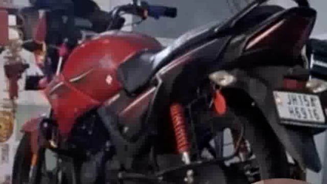 घर के दरवाजे पर रखा बाईक हुई चोरी 