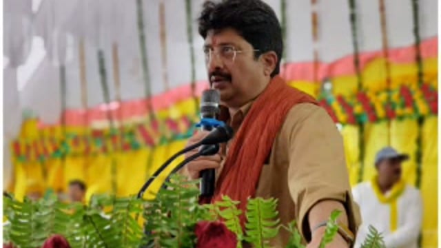 कुंडा विधानसभा के कन्हैया नगर त्रिलोकपुर राम वनगमन मार्ग के चौड़ीकरण एवं सुदृढ़ीकरण का राजा भैया ने किया शिलान्यास!