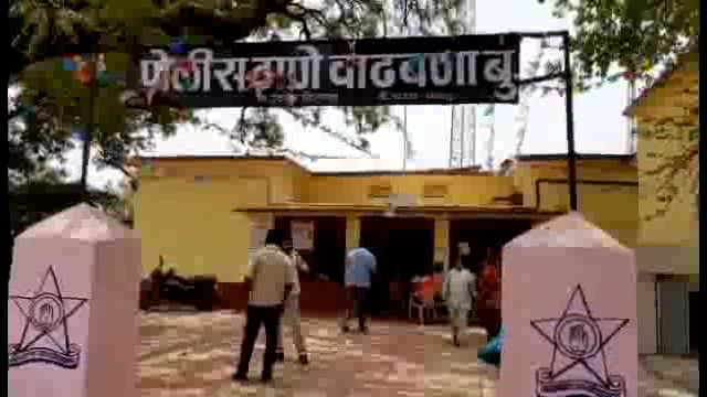 डांगेवाडीत सुऱ्या कत्या काठ्या जप्त,दहा जणांवर गुन्हा दाखल