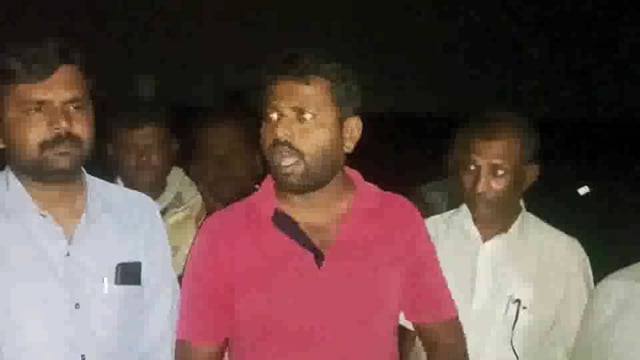 पळसखेल ग्रामस्थांचं विविध मागण्यासाठी आत्मदहन आंदोलन प्रशासनाच्या आश्वासनानंतर तात्पुरते स्थगित  मागण्यांवरती तोडगा काढण्यासाठी कंपनीसोबत आज बैठकीचे नियोजन