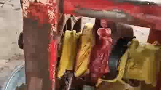 अंबेडकर नगर
सम्मनपुर थाना क्षेत्र के सम्मनपुर बाजार मे स्थित एक सरसों का तेल निकालने वाली मशीन में युवक का हाथ फसने से युवक की हालत गंभीर। पश्चिम बंगाल का बताया जा रहा है युवक का नाम आकाश है।