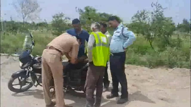 वृंदावन थाना अंतर्गत देवराह बाबा स्थित कुंभ क्षेत्र में मिला अज्ञात युवक का शव, नही हो सकी शिनाख्त, कार्यवाही में जुटी पुलिस