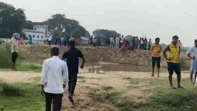 यज्ञ देखने आ रहे चार बच्चे चानन नदी में डूबे। दो सकुशल बरामद दो की तलाश जारी।