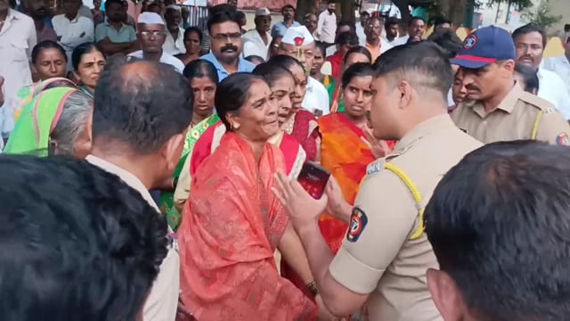 उपोषणाच्या चौथ्या दिवशी ही पोलिसांचे मोकळे हात, गावबंदची हाक, इतरांनीही  सहभागी होण्याचे आवाहन 