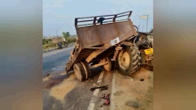 ट्रैक्टर ट्राली का पहिया बदलते समय ट्रक ने मारी टक्कर दो की मौत, चार घायल