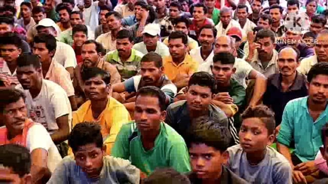 मुख्यमंत्री देवेंद्र फडवणीस छत्तीसगड सीमेवरील दुर्गम कवंडे गावात,