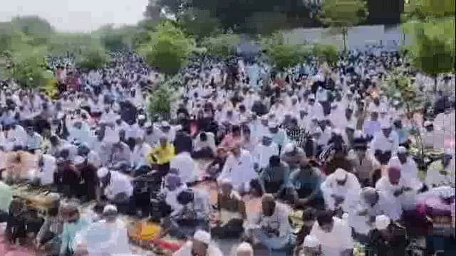 ईदगाह मैदानावर हजारो मुस्लिम बांधवांकडून बकरी ईदची नमाज पठण