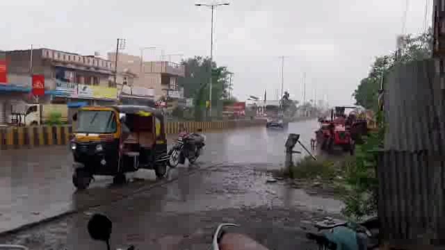 उदगीर शहरासह परिसरात मान्सूनचा पहिला पाऊस दाखल,नागरिकांना उकाड्यापासून दिलासा