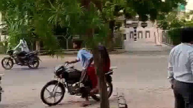 Meerut: शास्त्री नगर में विशाल आग, तीन मंजिला इमारत जली हुई राख#fire