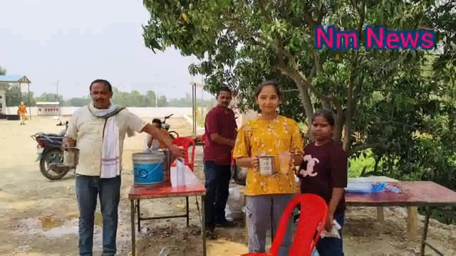  ब्लाक बाबागंज अंतर्गत झींगुर शिवाला पर मां गायत्री देवी फीलिंग स्टेशन के सौजन्य से राहगीरों को पिलाया शरबत #latest_news