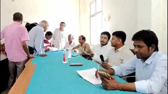 विधानसभा चुनाव की तैयारीयों को लेकर अमरपुर प्रखंड मुख्यालय में बूथ लेवल ऑफिसर्स का हुआ ऑनलाइन मूल्यांकन।