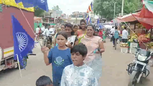 डॉ.बाबासाहेब आंबेडकर यांचा पुतळा सांगोला चौक येथेच बसवावा नागरिकांचे तहसील कार्यालयासमोर धरणे आंदोलन 