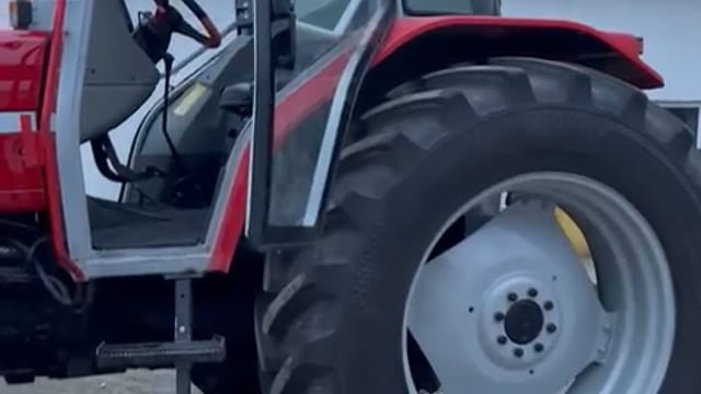 Massey Ferguson 4260 video thumbnail 0