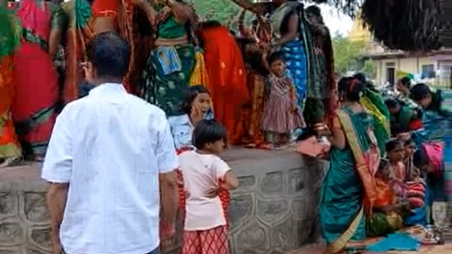 कडेगांव येथे वटपौर्णीमा मोठ्या उत्साहात वटपुजन संपन्न 