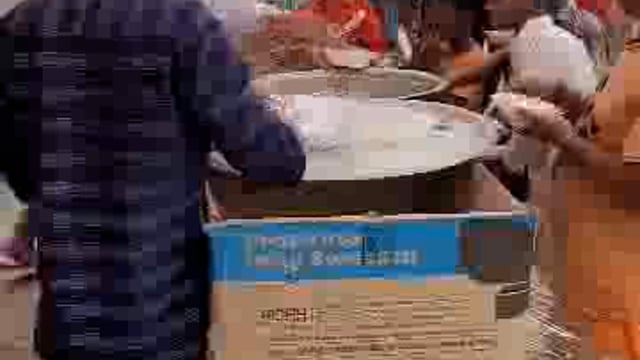 ज्येष्ठ माह के पांचवें अन्तिम मंगलवार पर जगह-जगह हुआ भंडारा