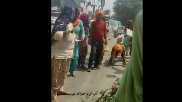 बिन्दर नागरभगत जी ने तपती ज्येष्ठ की दोपहरी में की पेट पलनीय 