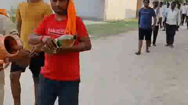 मवाना बहसूमा गांव खेड़ा को प्रसन्न करने के लिए पंच द्रव की धार दी गई