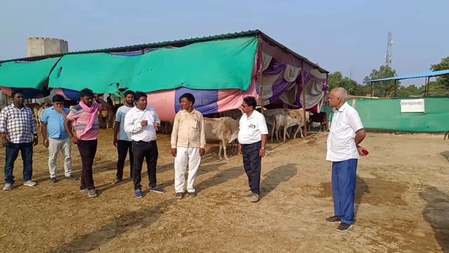 संयुक्त विकास आयुक्त ने ब्लाक बाबागंज अंतर्गत ग्राम सभा गिस्था में बने गौशाला का किया औचक निरीक्षण#latestnews 