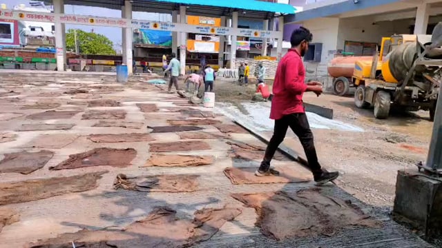 आलापल्ली बसस्थानकाच्या ग्राउंड फ्लोअर चे काम प्रगतीपथावर; प्रवाशांना दिलासा...