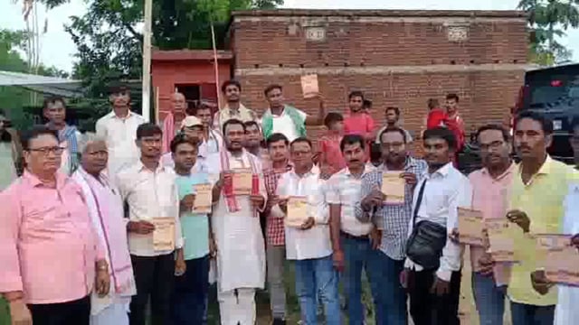 फतेहपुर पंचायत पहुंचे एम एल सी,  पान समुदाय को 29 जून को भागलपुर के टाउन हॉल आने का दिए निमंत्रण