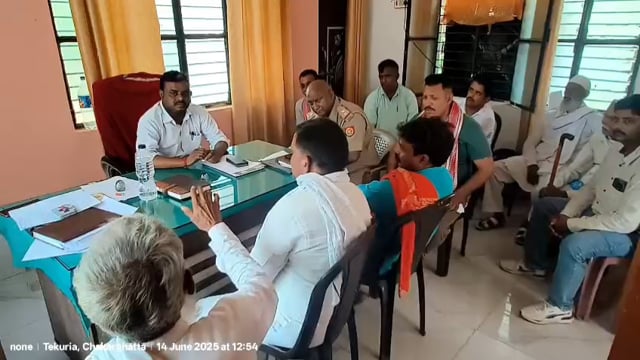 चकरघट्टा थाना सभागार में उप जिलाधिकारी की अध्यक्षता में आयोजित समाधान दिवस में पड़े चार प्रार्थना पत्र