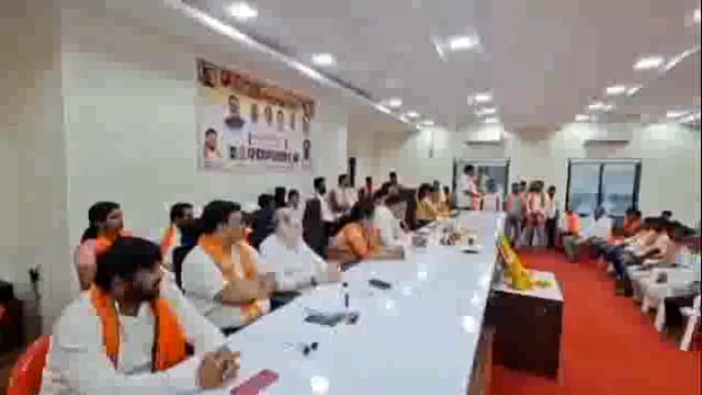 शासकीय विश्रामगृह येथे शिंदे गट शिवसेनेची आढावा बैठक संपन्न