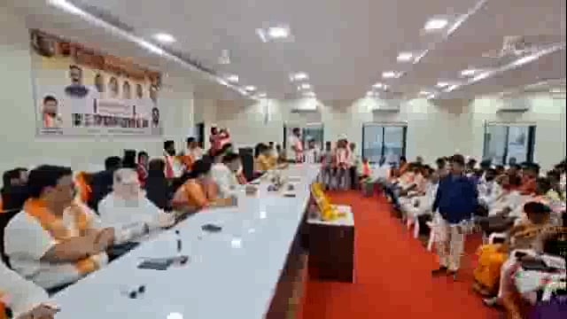 शासकीय विश्रामगृह येथे शिंदे गट शिवसेनेची आढावा बैठक संपन्न