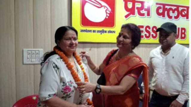 हरिद्वार! वरिष्ठ भाजपा नेत्री मधु शर्मा कांग्रेस में शामिल! वीरेन्द्र रावत का भाजपा पर हमला!