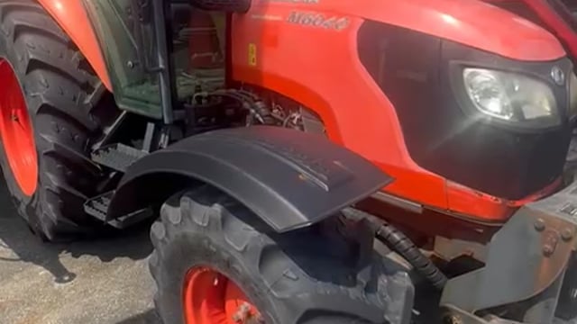 Kubota M6040  video thumbnail 1