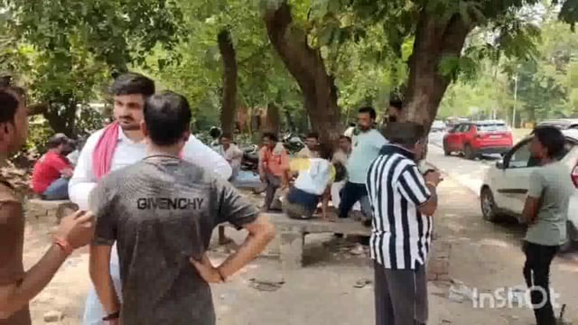 मथुरा: गोवर्धन रोड पर बाइक सवार दो को अज्ञात वाहन ने मारी टक्कर एक की मौत दूसरे की बाल बाल बची जान....