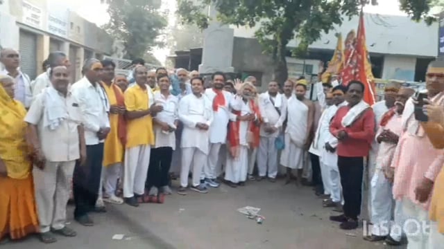 Mathura__ मांट :तीन वन परिक्रमा का बढ़ता जा रहा करवां भक्तों में भारी उत्साह...