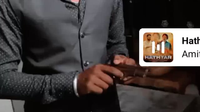 पिनाहट। पिस्टल समेत युवक का विडियो वायरल जिसमें युवक हाथ में पिस्टल लिए हुए एक विडियो सोशल मीडिया पर वायरल हुआ 