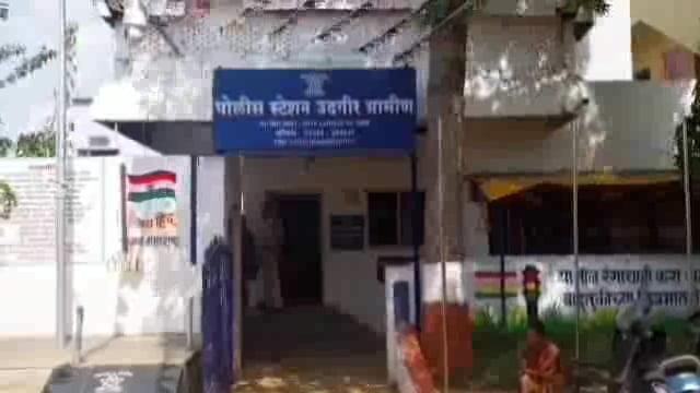 करडखेल शिवारात विनयभंगासह माय लेकीला कत्तीने मारहाण,10 जणांवर गुन्हा दाखल