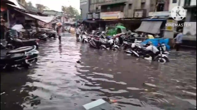 आगरा शहर में स्मार्ट सिटी के नाम पर खुली जनपति निधियां की पोल नगर निगम की लापरवाही नाकी की गंदगी से भरा जल अंबर