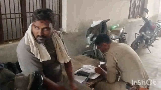 थाना फरह क्षेत्र में ग्रामीण बैंक के पीछे  चौकीदार की संदिग्ध परिस्थितियों में बंद कमरे में मिली लाश पुलिस जुटी जांच में