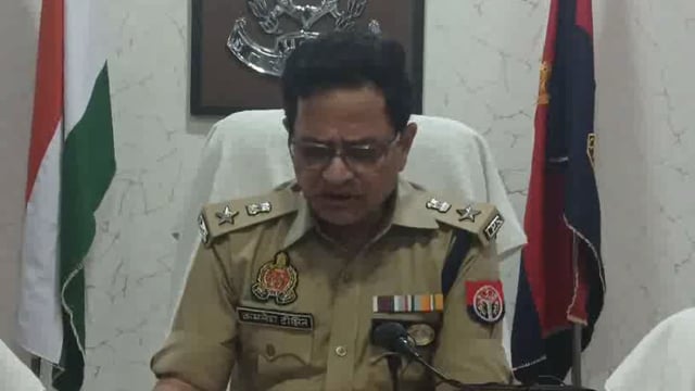 Lko Big Breaking 

राजधानी लखनऊ के गोमती नगर थाना क्षेत्र अंतर्गत LDA की संपत्ति को फर्जी कागजात बनाकर बेचने के संबंध में पुलिस उपायुक्त अपराध कमलेश कुमार दीक्षित की बाइट...!!