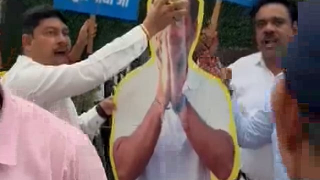 RahuI Gandhi’s Birthday Celebrated in Bhopal with Milk Abhishek and Public Pledge#politics