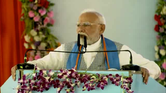 बिहार में पीएम मोदी: आरजेडी और कांग्रेस पर डॉ. अंबेडकर का अपमान करने का आरोप, दलित-महादलित समुदाय की रक्षा का संकल्प लिय