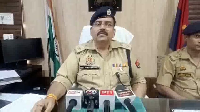 झाँसी जीआरपी पुलिस को बड़ी सफलता, 6 शातिर बदमाश गिरफ्तार, लाखों की नकदी और जेवरात बरामद