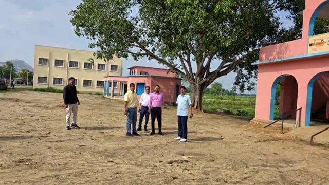 उप विकास आयुक्त ने कटोरिया विधानसभा क्षेत्र के सभी 1200 प्लस वाले मतदान केंद्रों का किया निरीक्षण