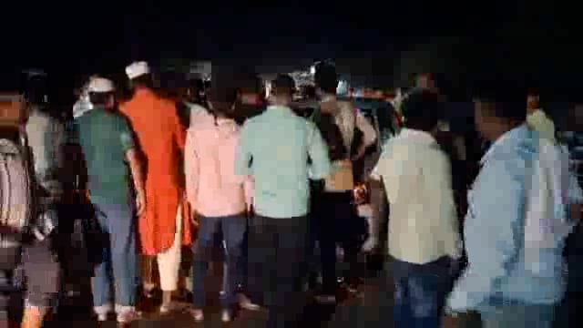 जळकोट रोडवर कार व क्रूझर जिपचा अपघात,सुदैवाने जिवीत हानी टळली