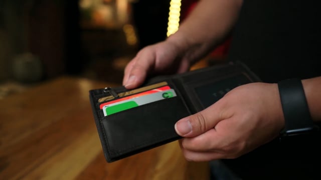 Video L Deck Switch Wallet by Long Long & Bacon Magic