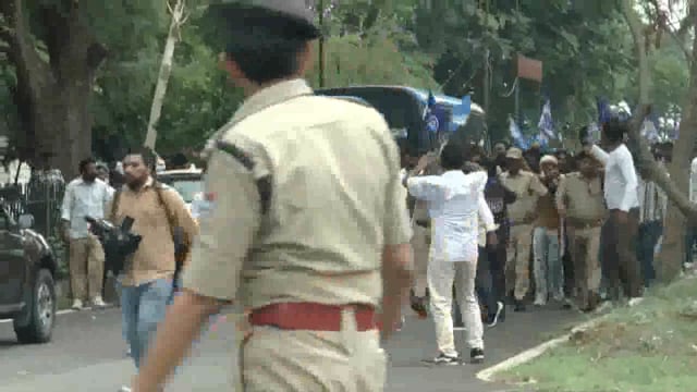 हरिद्वार! ग्वालियर हाईकोर्ट में बाबा साहब की प्रतिमा स्थापित करने को लेकर भीम आर्मी का प्रदर्शन!